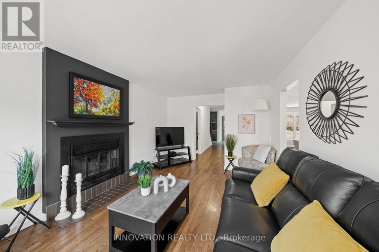 29591600/2056-wildflower-drive/queenswood-heights-south/ottawa/ontario/K1E3R3_9