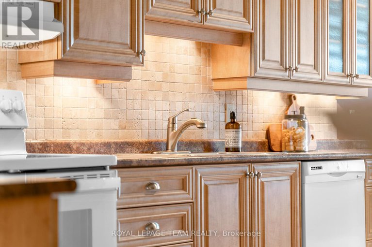 28877037/16-oyster-bay-court/stittsville-central/ottawa/ontario/K2S1H3_28