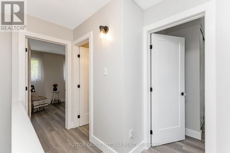 28474228/237-teal-crescent/chatelaine-village/ottawa/ontario/K1E2C3_14