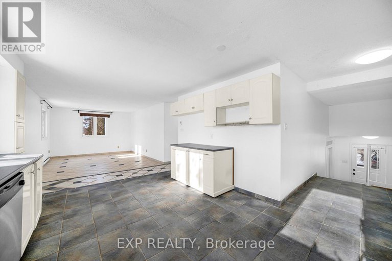 29275904/98-castlegreen-private/hunt-club-parkgreenboro/ottawa/ontario/K1T3N3_8