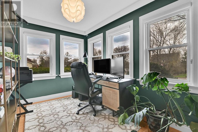 29348584/328-pleasant-park-road/alta-vistafaircrest-heights/ottawa/ontario/K1H5M8_5