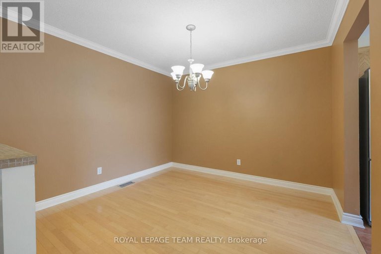 28777335/6201-arbourwood-drive/chapel-hill/ottawa/ontario/K1C7L6_9