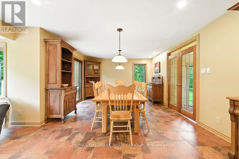 28875475/206-deerwood-drive/fitzroy-ward-south-west/ottawa/ontario/K0A2H0_13