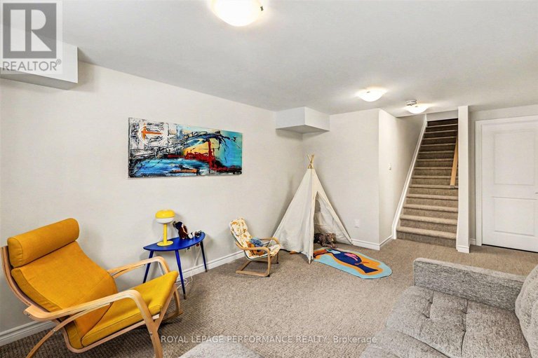 29540688/14-academie-street/embrun/russell/ontario/K0A1W0_35