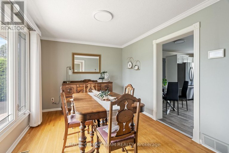 28741168/2128-hubbard-crescent/beacon-hill-north/ottawa/ontario/K1J6L2_5