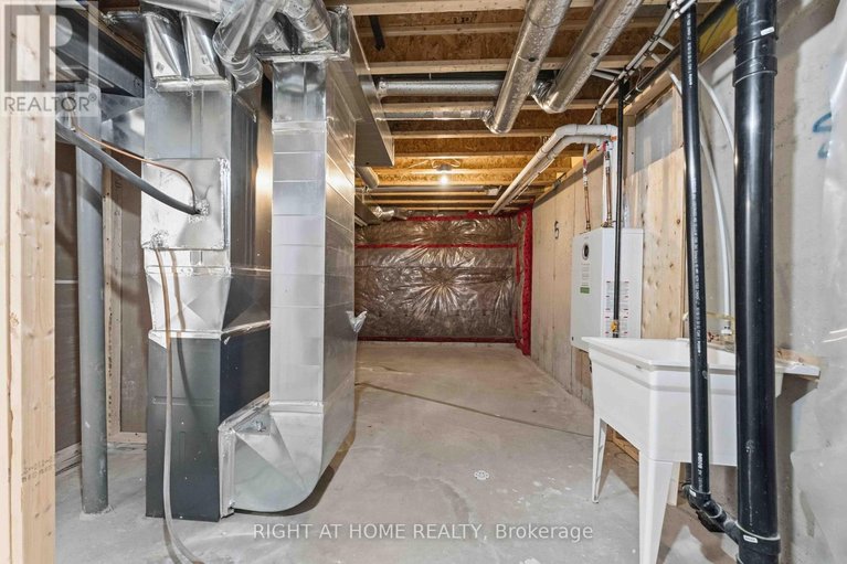 29608682/404-edgevalley-court/stittsville-north/ottawa/ontario/K2S2R3_41