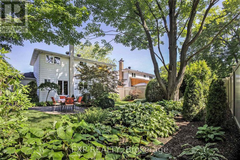 29392142/24-woodburn-drive/blackburn-hamlet/ottawa/ontario/K1B3A7_35