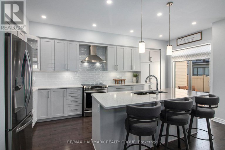 28862057/754-cairn-crescent/mer-bleuebradley-estatesanderson-park/ottawa/ontario/K1W0P4_20