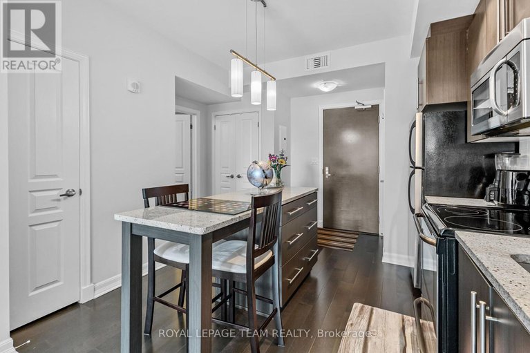 28483643/509-238-besserer-street-e/sandy-hill/ottawa/ontario/K1N6B1_6