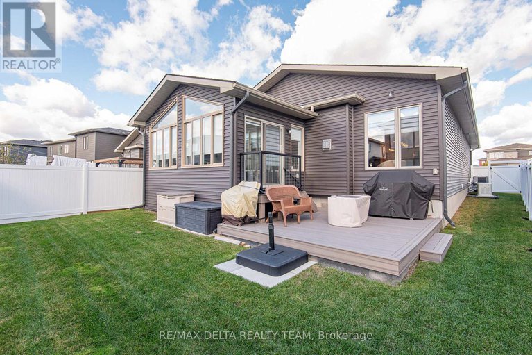 29382128/373-sterling-avenue/town-of-rockland/clarence-rockland/ontario/K2K0L4_29