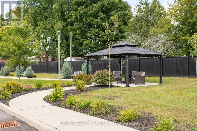 29598093/305-300-solstice-crescent/embrun/russell/ontario/K0A1W0_34