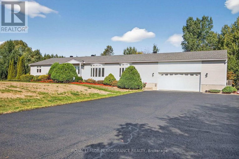 28886308/8329-rodney-farm-drive/osgoode-twp-north-of-reg-rd-6/ottawa/ontario/K0A2P0_3