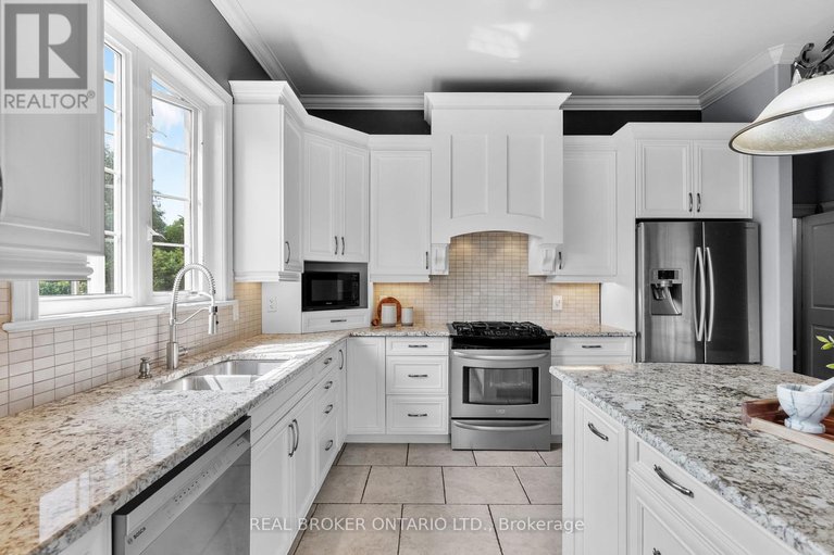 28883493/525-tullamore-street/riverside-south/ottawa/ontario/K1X0A2_14