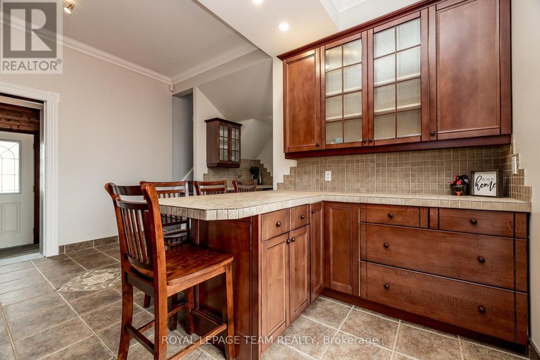 28894849/294-dumbrille-street/kemptville/north-grenville/ontario/K0G1J0_7