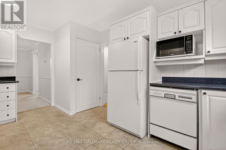 29129242/89-westpark-drive/blackburn-hamlet/ottawa/ontario/K1B3G4_12