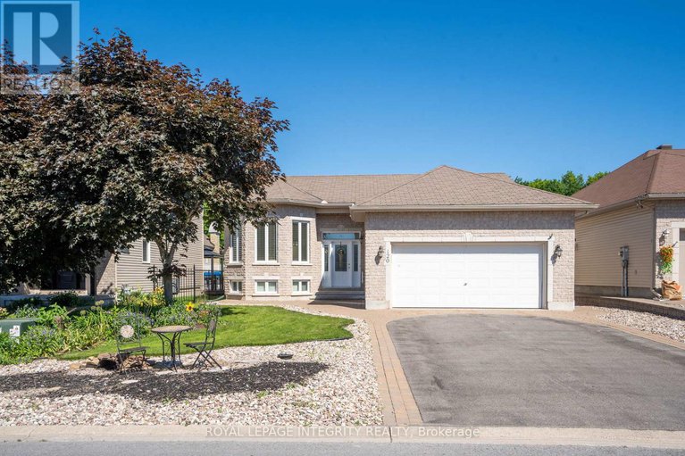 28550243/120-jasper-crescent/town-of-rockland/clarence-rockland/ontario/K4K0A4_1