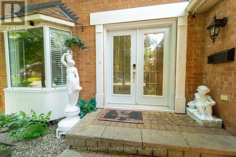 28429385/566-falwyn-crescent-w/fallingbrookridgemount/ottawa/ontario/K4A2A4_3