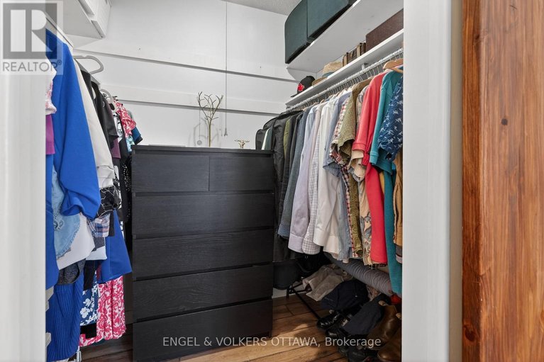 29642090/1358-viking-drive/south-keys/ottawa/ontario/K1V7J7_27