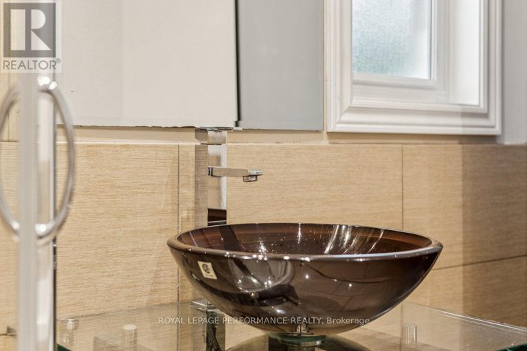 29029573/6-gillespie-crescent/hunt-club-woods/ottawa/ontario/K1V9X8_44