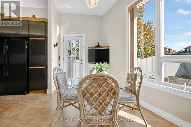 29023437/7-eagle-chase-court/cedargrovefraserdale/ottawa/ontario/K2J3N5_22