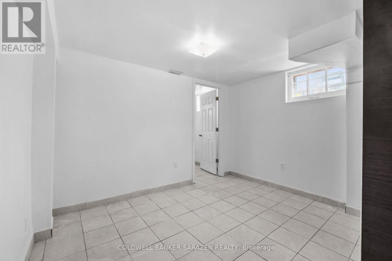 29554876/911-blair-road/cardinal-heights/ottawa/ontario/K1J7M8_28