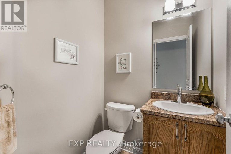 28589482/326-trailsedge-way/mer-bleuebradley-estatesanderson-park/ottawa/ontario/K1W0G6_4