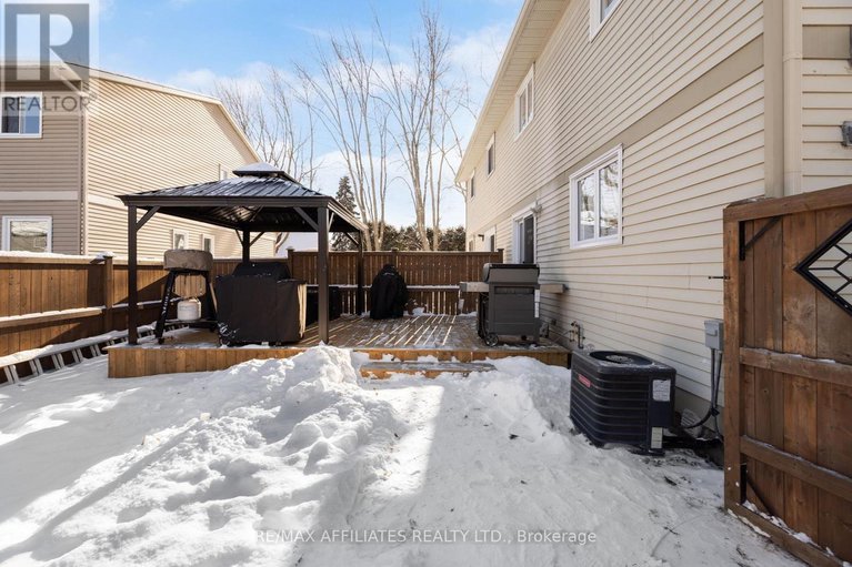 29175531/910-borland-drive/chatelaine-village/ottawa/ontario/K1E1X6_44