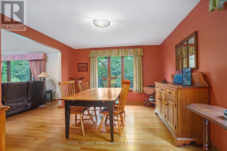 28361032/2411-overdale-drive/cumberland-ridge/ottawa/ontario/K4C1B8_22