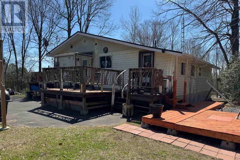27872677/22197-parkhill-circle/south-glengarry-lancaster-twp/south-glengarry/ontario/K0C1Z0_22
