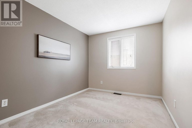 28596547/1473-bryson-lane/sawmill-creektimbermill/ottawa/ontario/K1T2T7_26