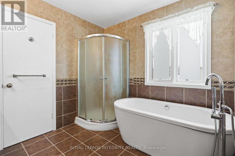 29440005/2104-sandy-oaks-drive/orleans-village/ottawa/ontario/K1W1H5_20