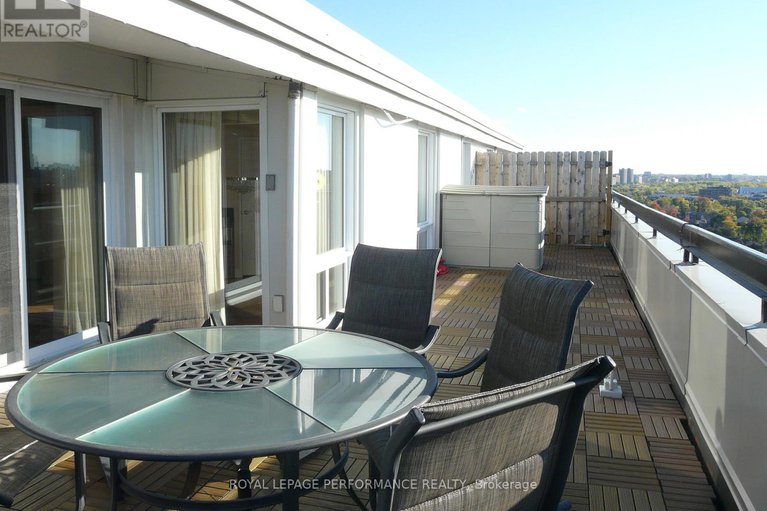 28994932/penthouse-2-158c-mcarthur-avenue/vanier/ottawa/ontario/K1L8E7_20
