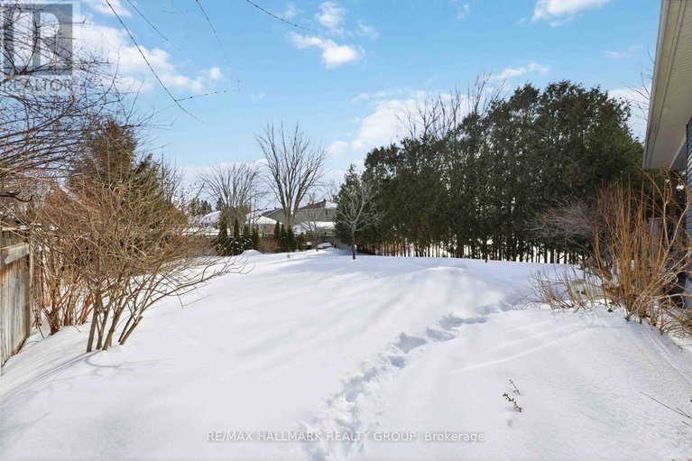 29399472/84-chanonhouse-drive/richmond/ottawa/ontario/K0A2Z0_34