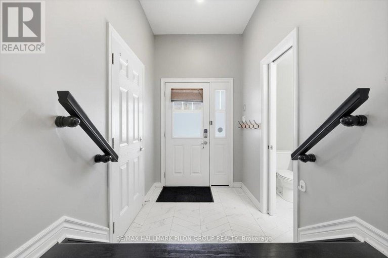 29233592/748-morningstar-way/mer-bleuebradley-estatesanderson-park/ottawa/ontario/K1W0G6_10