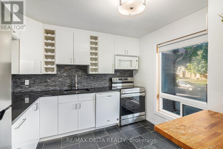 28869858/1345-cedarcroft-crescent/pineview/ottawa/ontario/K1B5G8_9