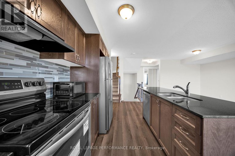 29430719/517-ozawa-private-e/cfb-rockcliffe-and-area/ottawa/ontario/K1K4Z8_10