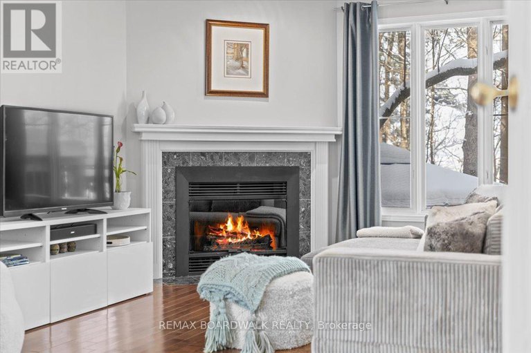 29312529/1367-talcy-crescent/fallingbrookridgemount/ottawa/ontario/K4A3C4_19