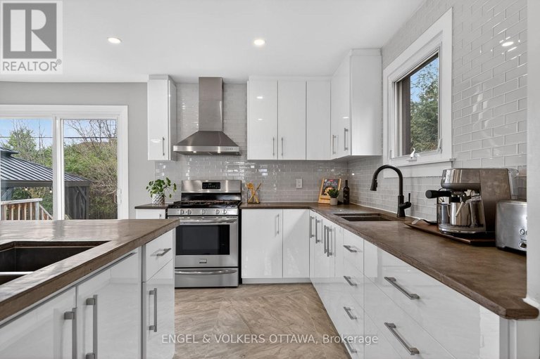 29642090/1358-viking-drive/south-keys/ottawa/ontario/K1V7J7_14