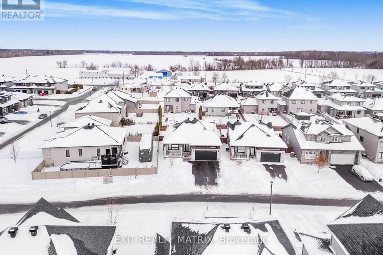 29368222/128-lyon-street/embrun/russell/ontario/K0A1W0_32