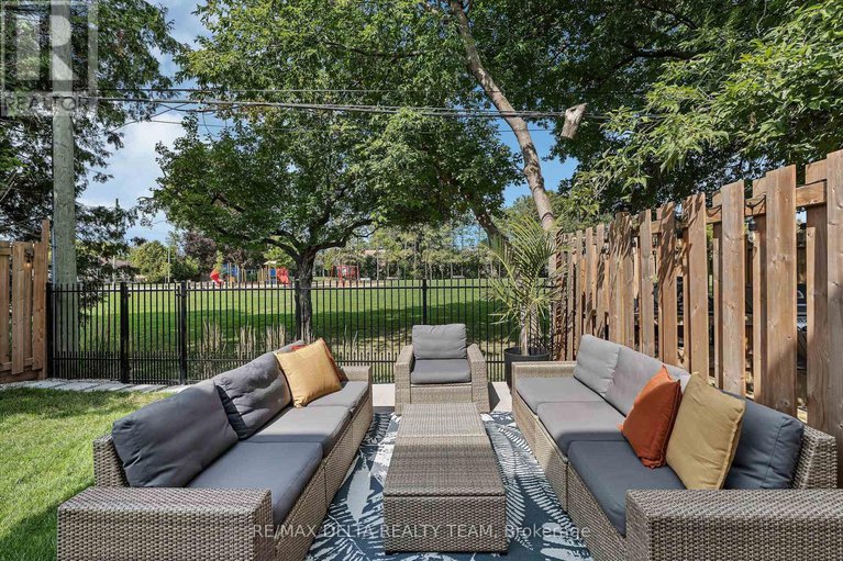 28848176/1179-kingston-avenue/carlington/ottawa/ontario/K1Z8K5_32