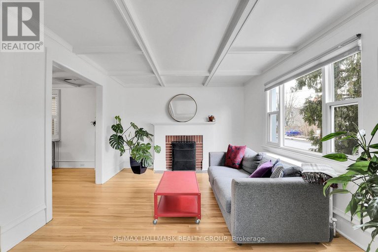 29565294/105-queen-mary-street/overbrookcastle-heights/ottawa/ontario/K1K1X4_7