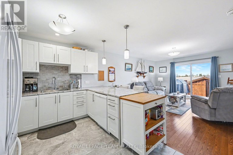 29633670/442-arora-crescent/winchester/north-dundas/ontario/K0C2K0_8