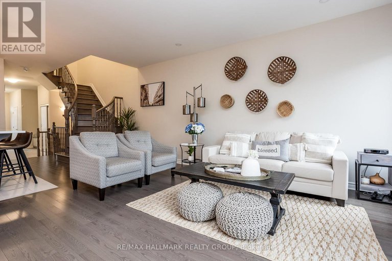 28443105/208-sittelle-private/fallingbrookgardenway-south/ottawa/ontario/K4A1G1_18