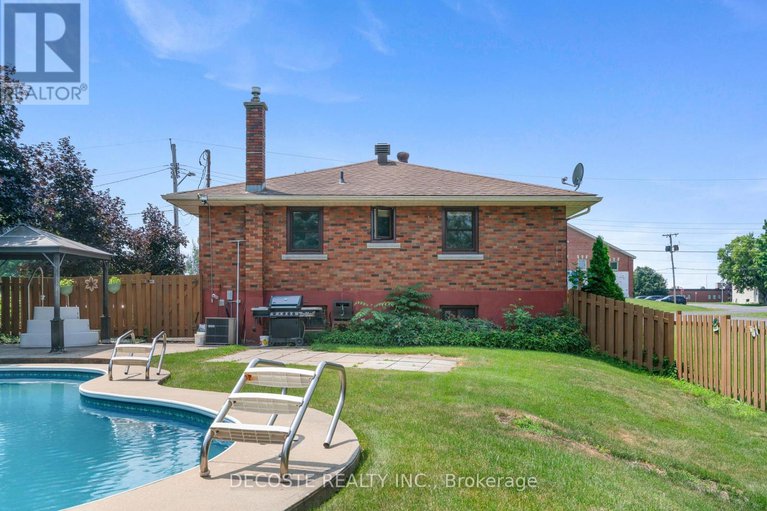28641944/205-dominion-street-n/alexandria/north-glengarry/ontario/K0C1A0_32