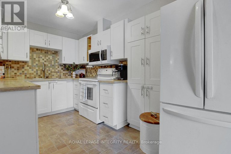 29178454/34-stokes-crescent/glencairnhazeldean/ottawa/ontario/K2L2Z4_10