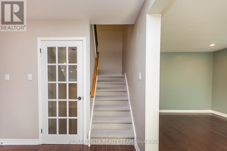 29517311/8-323-monica-crescent/bilberry-creekqueenswood-heights/ottawa/ontario/K1E3N6_23