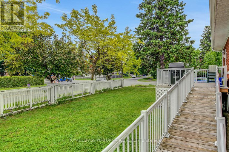 28439854/583-donald-street/overbrookcastle-heights/ottawa/ontario/K1K1L5_5