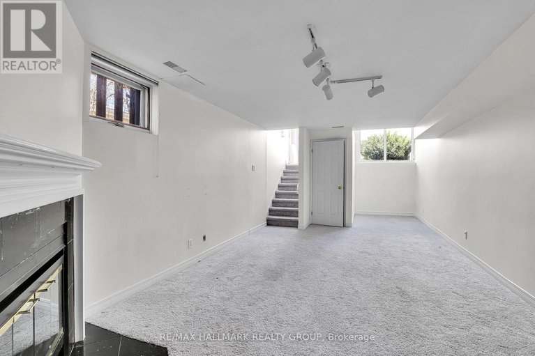 28244394/303-sherwood-drive/civic-hospital/ottawa/ontario/K1Y3W7_30