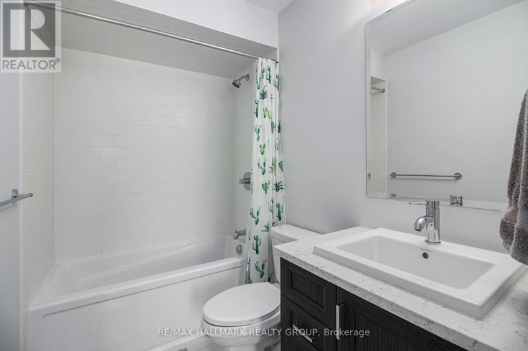 28905393/754-cairn-crescent/mer-bleuebradley-estatesanderson-park/ottawa/ontario/K1W0P4_25