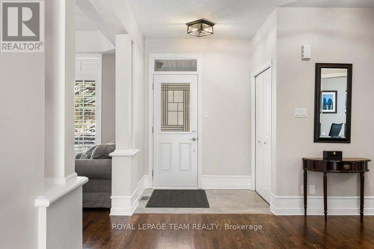 29614410/8-thunderbird-crescent/bridlewood/ottawa/ontario/K2M2V7_4